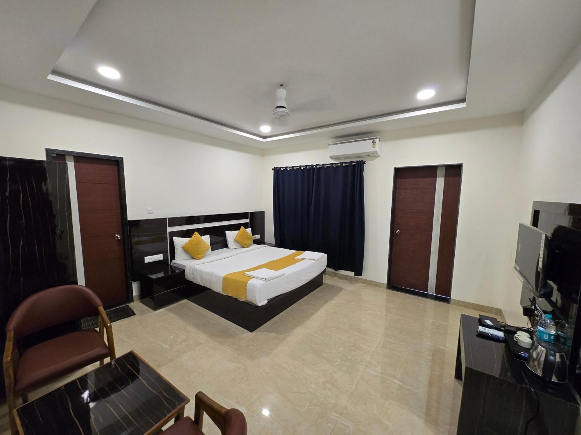 Hill View Hotel By Bil Lonavala Dış mekan fotoğraf
